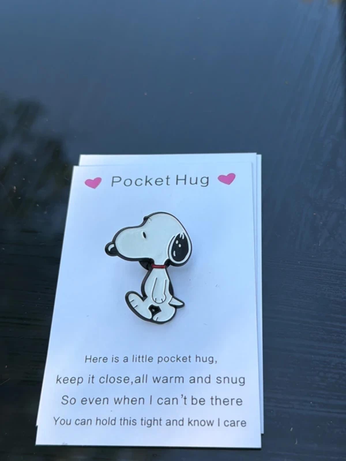 Deep thinking nostalgic snoopy  pin badge charm pocket hug collectors item gift
