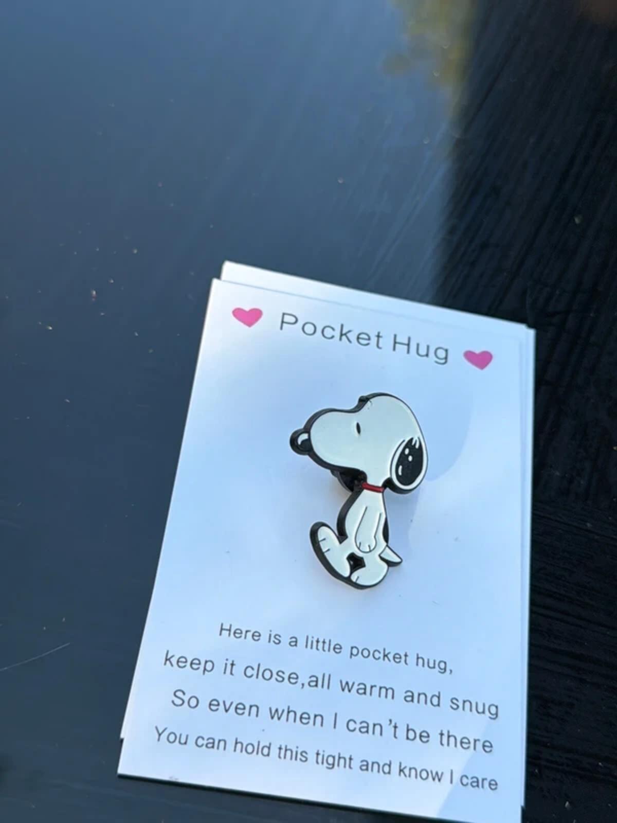 Deep thinking nostalgic snoopy  pin badge charm pocket hug collectors item gift