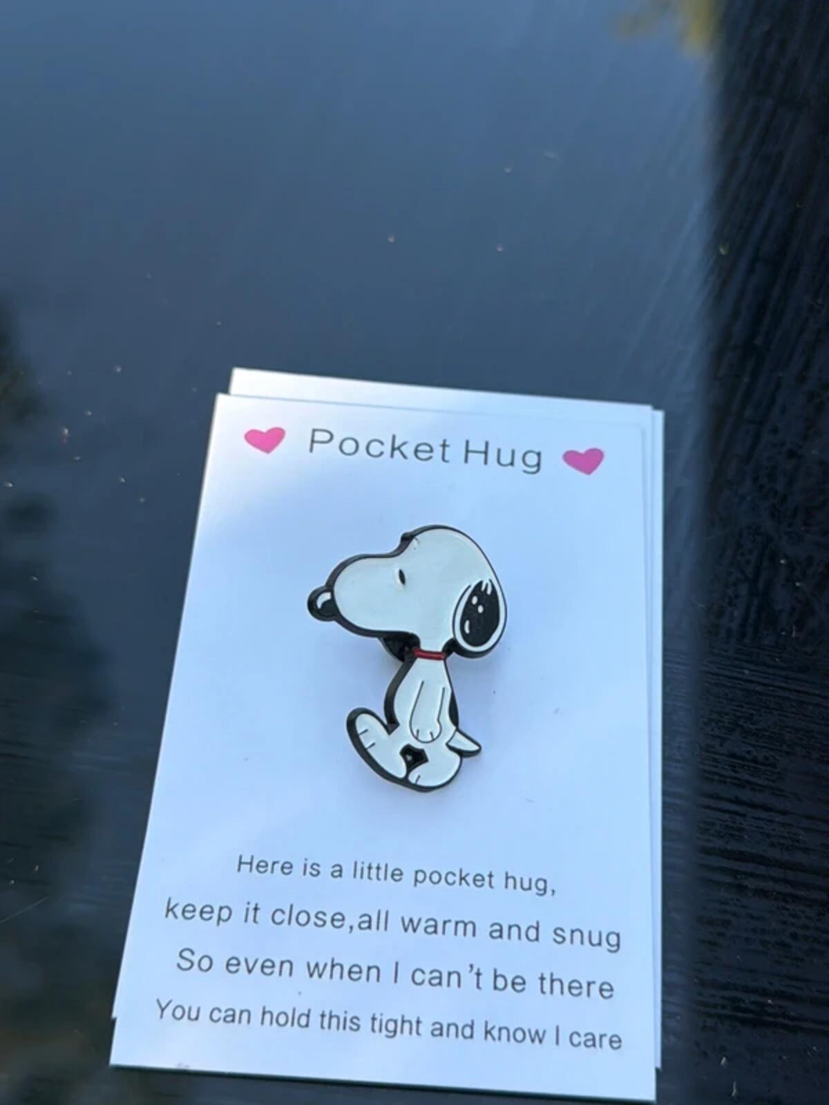 Deep thinking nostalgic snoopy  pin badge charm pocket hug collectors item gift