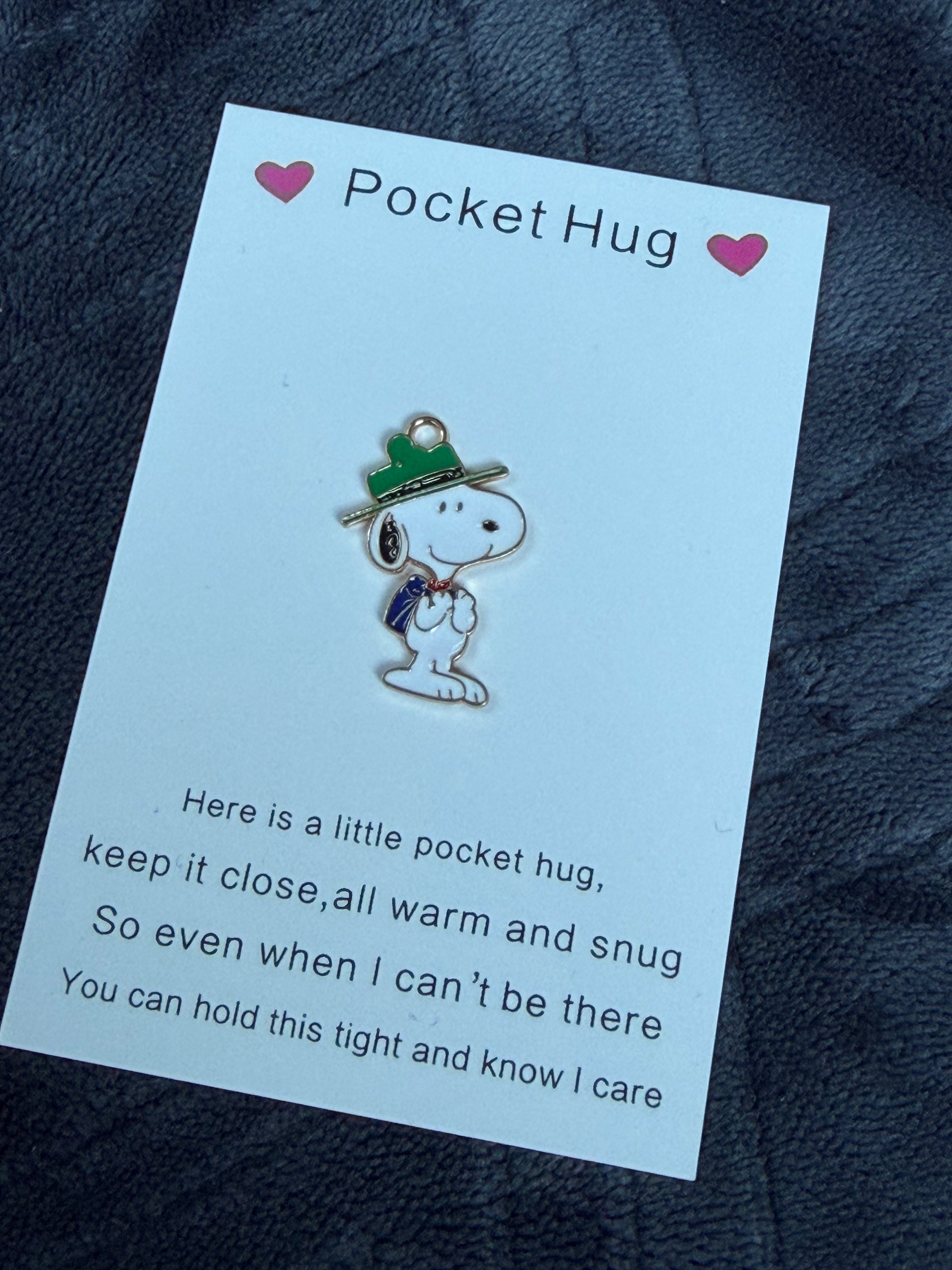 Cute snoopy travel hiking walking  charm pendant keyring attachment gift pocket hug card insert friendship